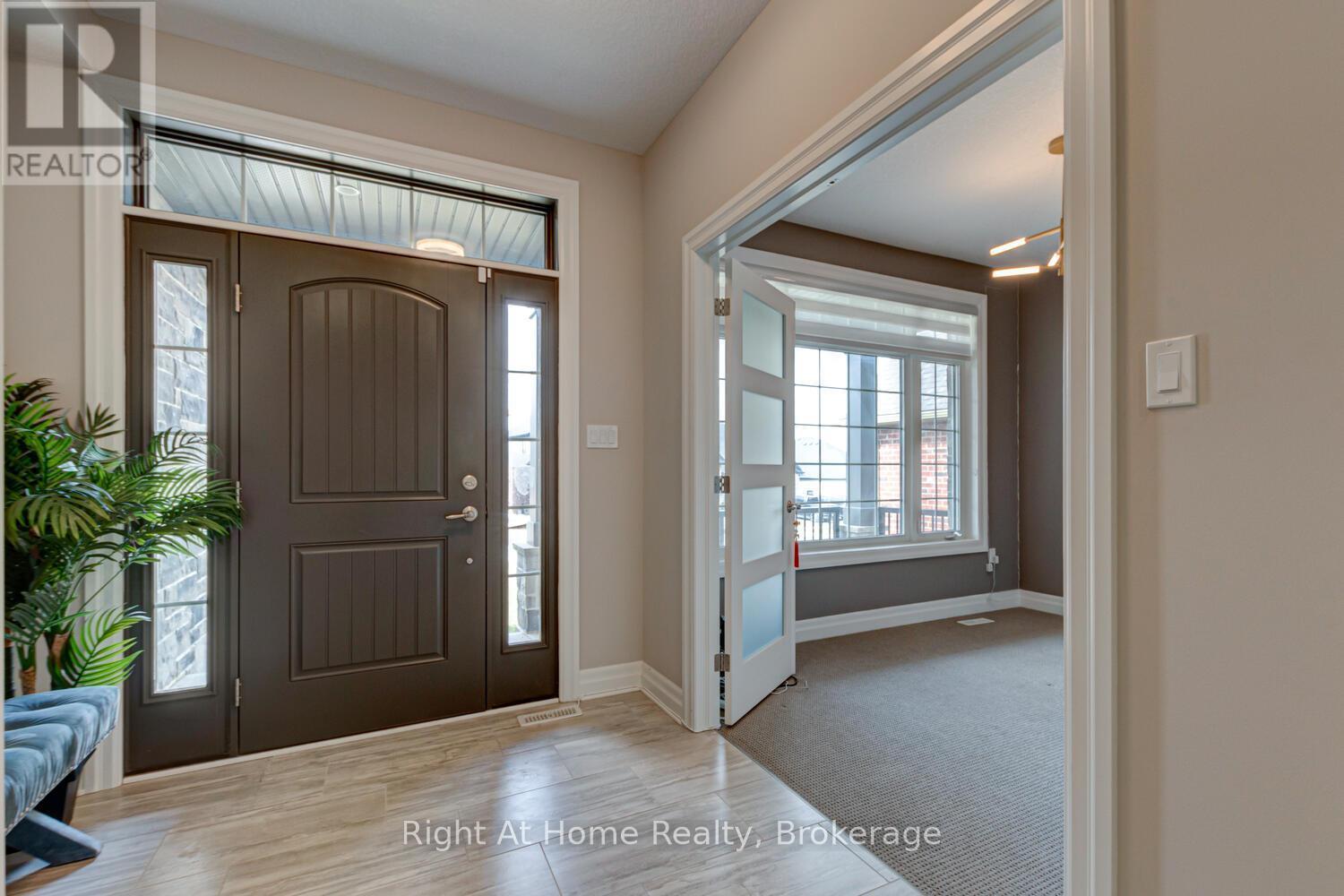 Foyer - 1038 Trailsway Avenue, London South (South B), ON - Indoor Photo Showing Other Room