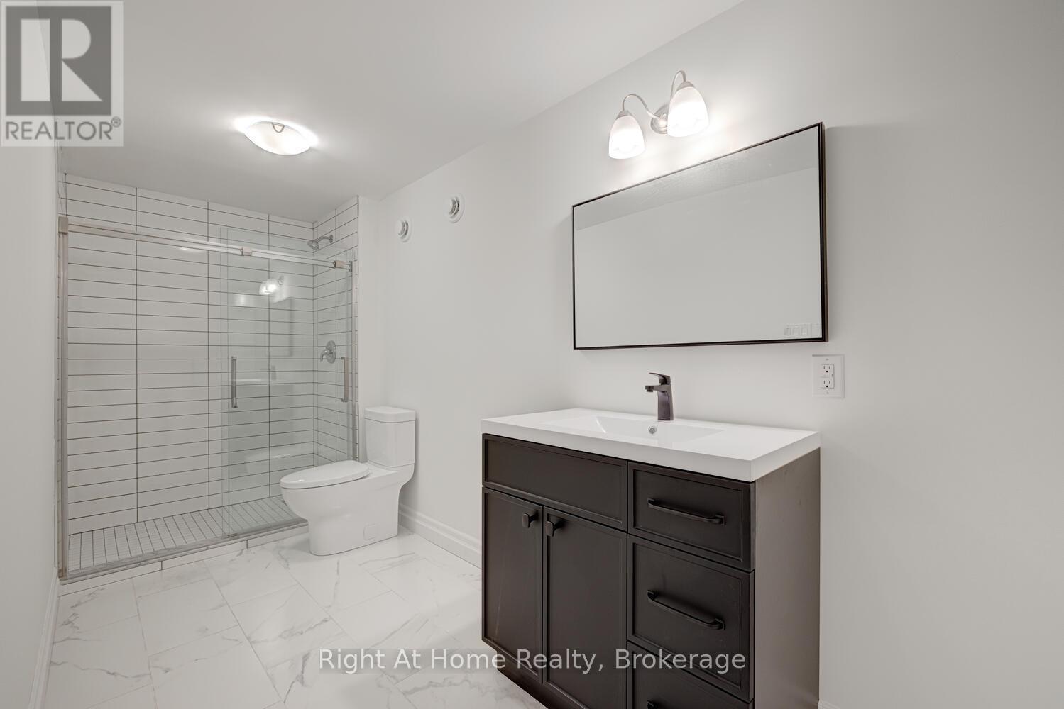 Full bath in the basement - 1038 Trailsway Avenue, London South (South B), ON - Indoor Photo Showing Bathroom