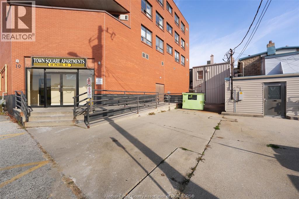 14 Division Street South, Kingsville, ON