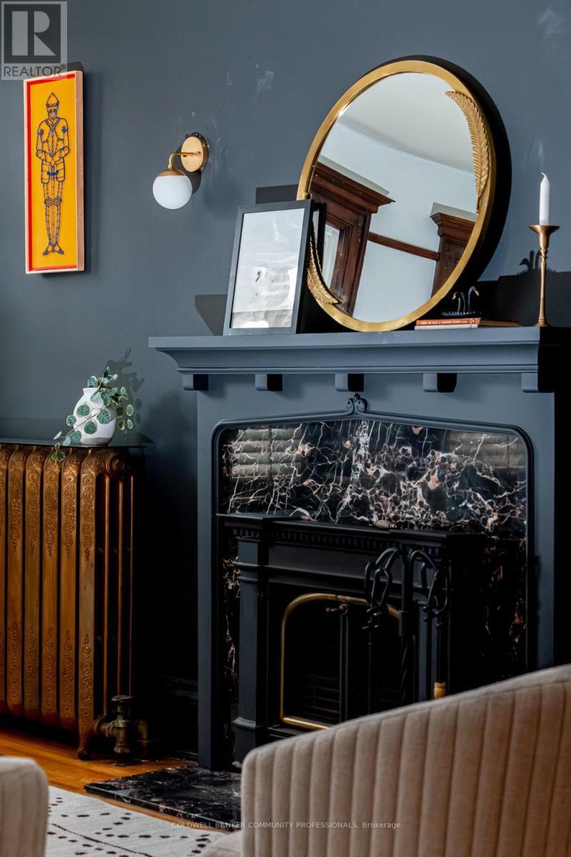 34 Holton Avenue S, Hamilton, ON - Indoor Photo Showing Other Room