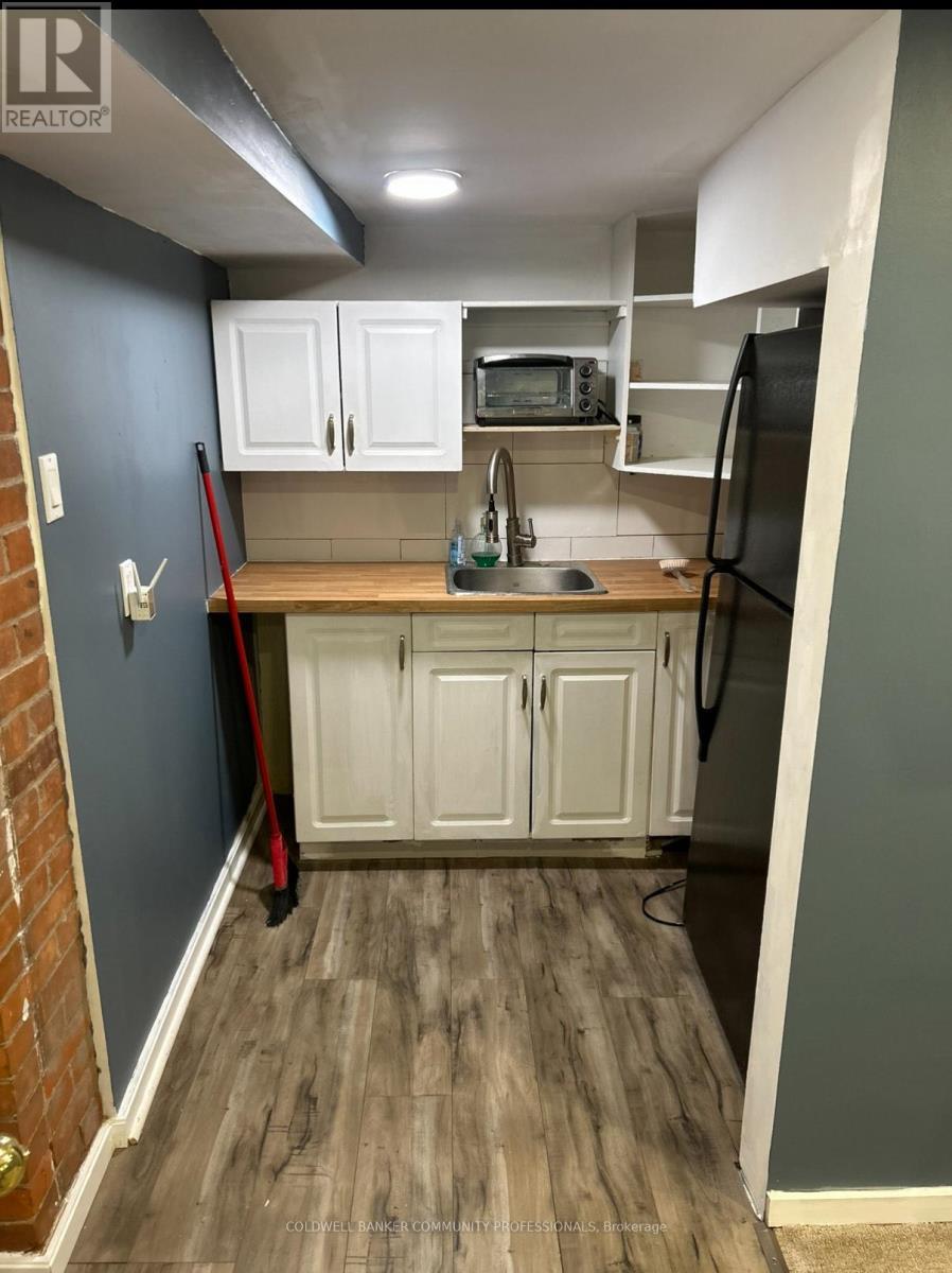 34 Holton Avenue S, Hamilton, ON - Indoor