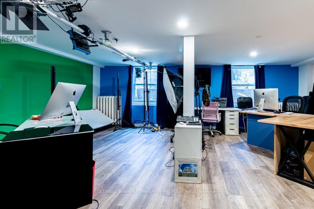 34 Holton Avenue S, Hamilton, ON - Indoor Photo Showing Office