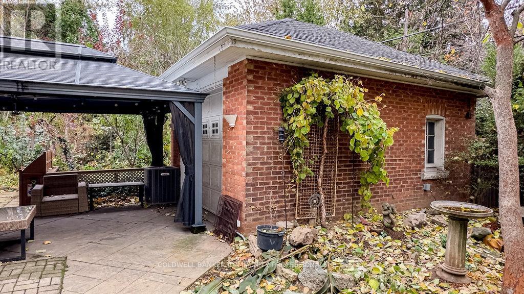 34 Holton Avenue S, Hamilton, ON - Outdoor