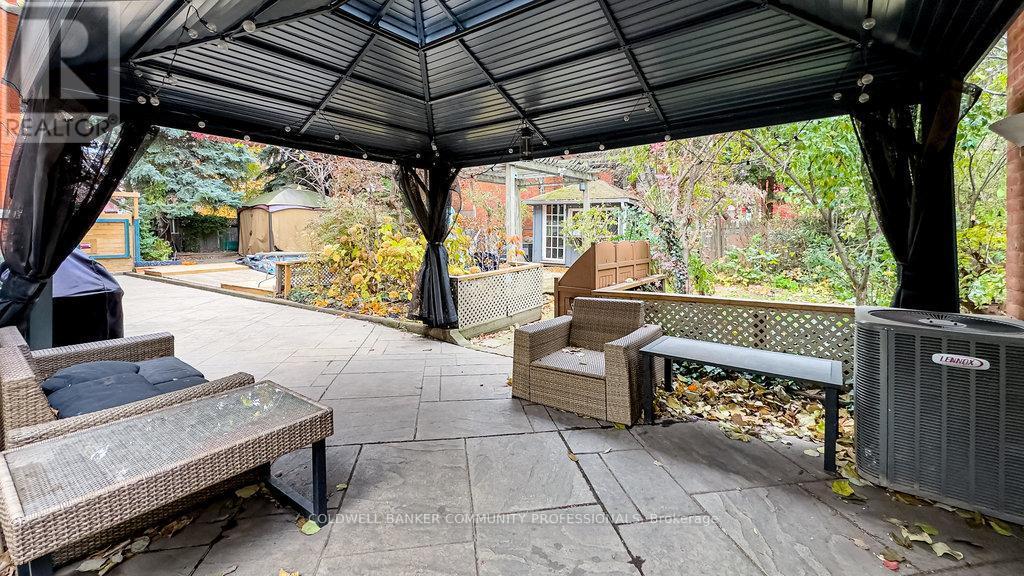 34 Holton Avenue S, Hamilton, ON - Outdoor With Exterior