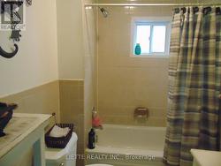 1-4 pieces bath Main Floor -