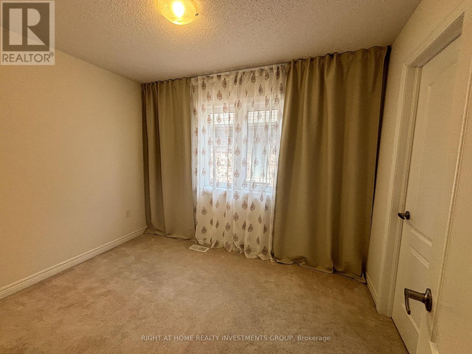 74 Beechborough Crescent, East Gwillimbury, ON - Indoor Photo Showing Other Room