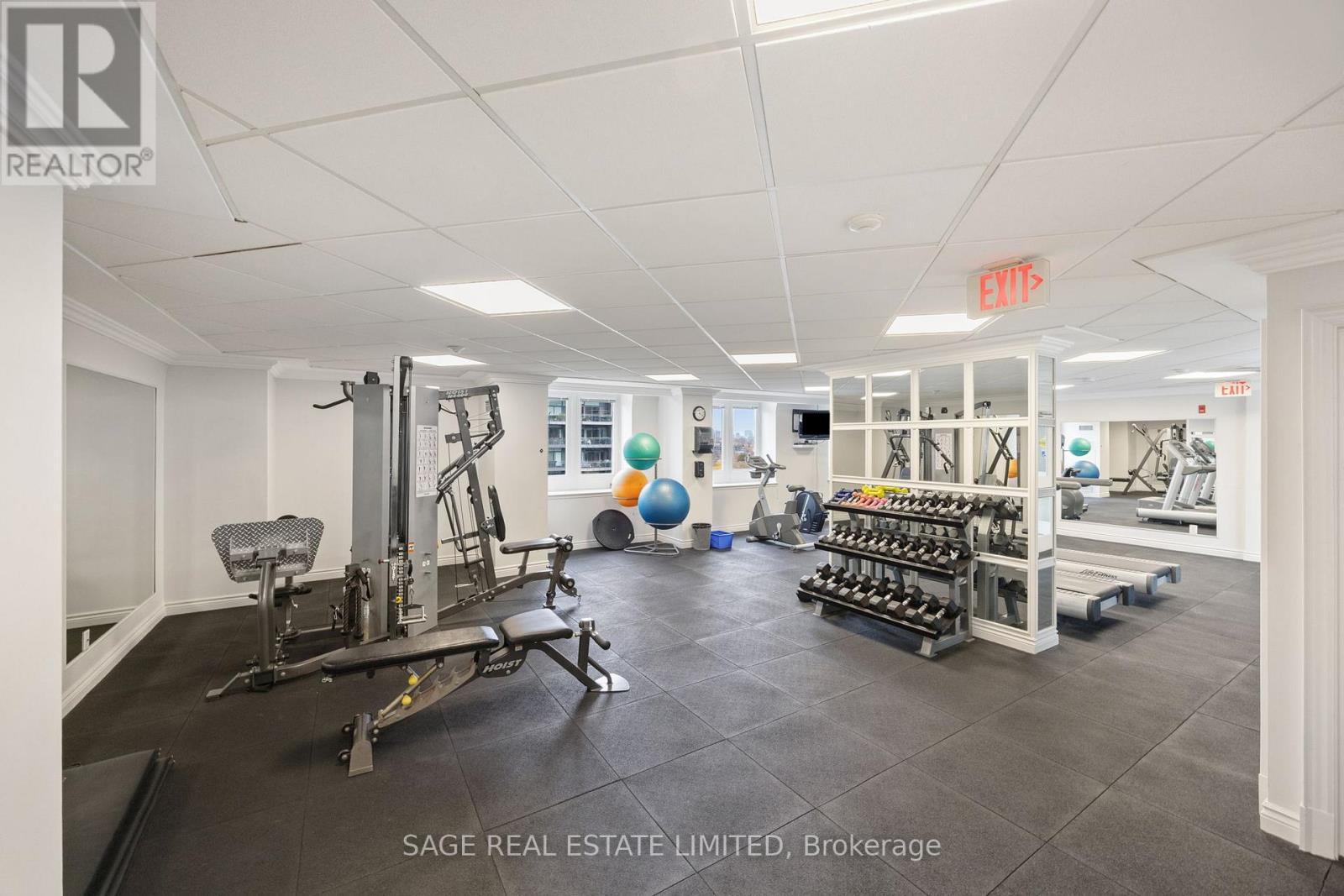 702 - 115 Richmond Street E, Toronto, ON - Indoor Photo Showing Gym Room