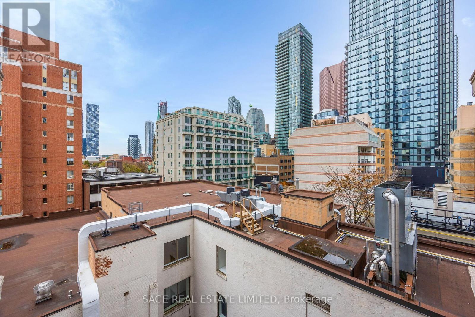 702 - 115 Richmond Street E, Toronto, ON - Outdoor With Balcony