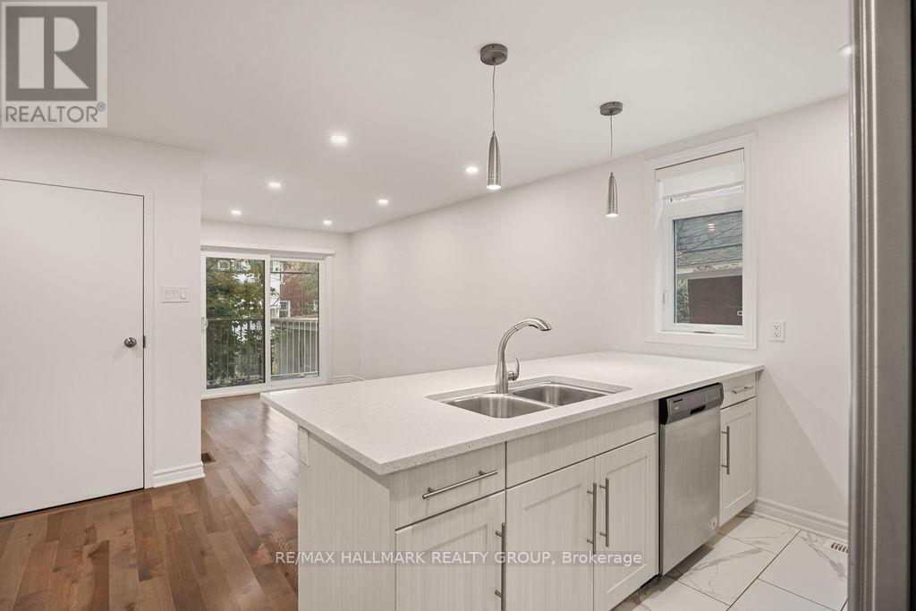 1 - 552 Mcleod Street, Ottawa, ON
