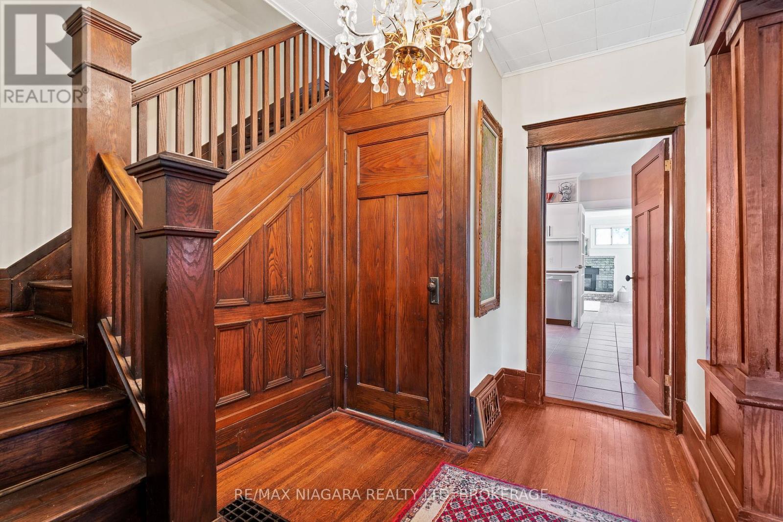 2 Carleton Street N, Thorold (Thorold Downtown), ON - Indoor Photo Showing Other Room