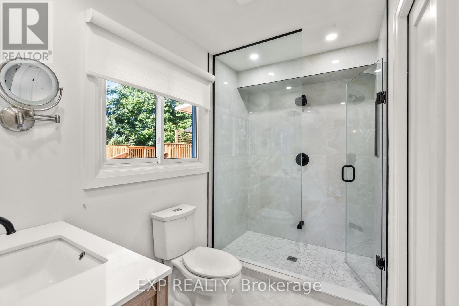 24 Riverview Drive, Scugog (Port Perry), ON - Indoor Photo Showing Bathroom