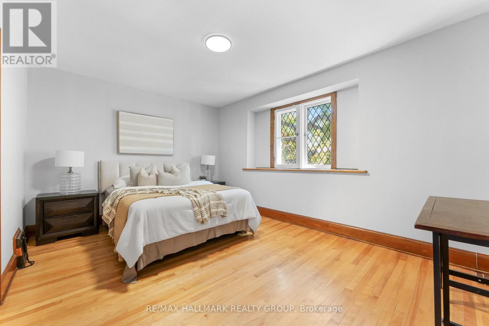 242 Harmer Avenue S, Ottawa, ON - Indoor Photo Showing Bedroom