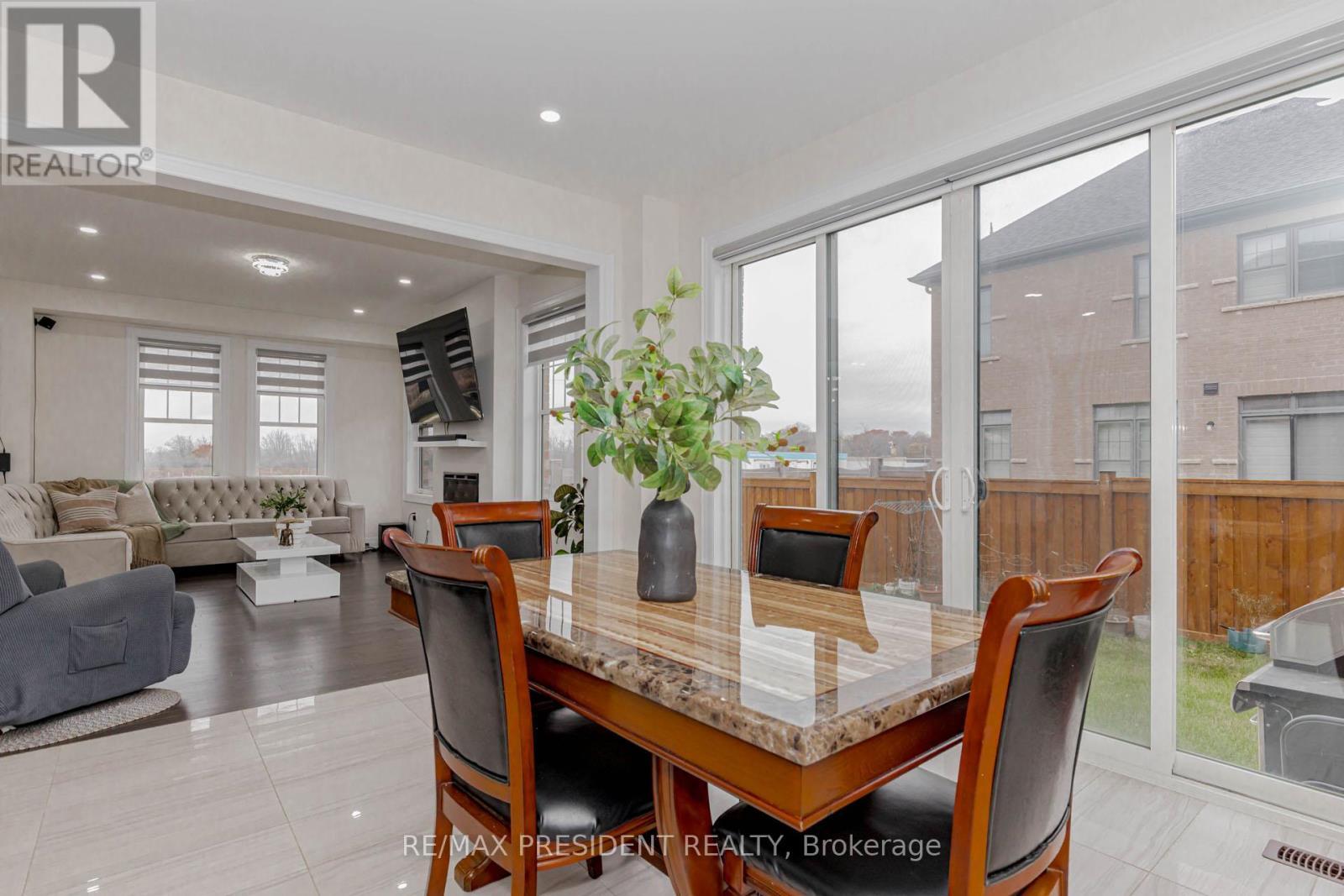 Breakfast Area - 2 Vincena Road, Caledon, ON - Indoor Photo Showing Dining Room