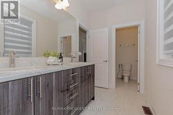 Jack&Jill with Double Sink, separate Toilet/shower -