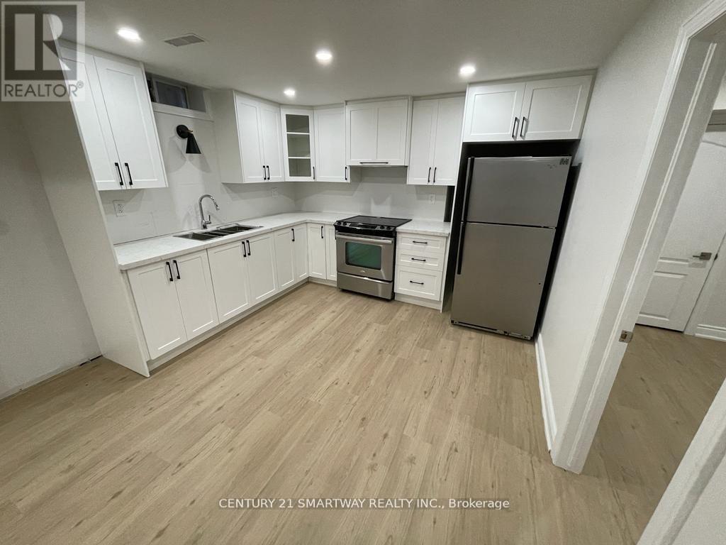 Bsmnt - 3224 Tacc Drive, Mississauga, ON - Indoor Photo Showing Kitchen With Double Sink