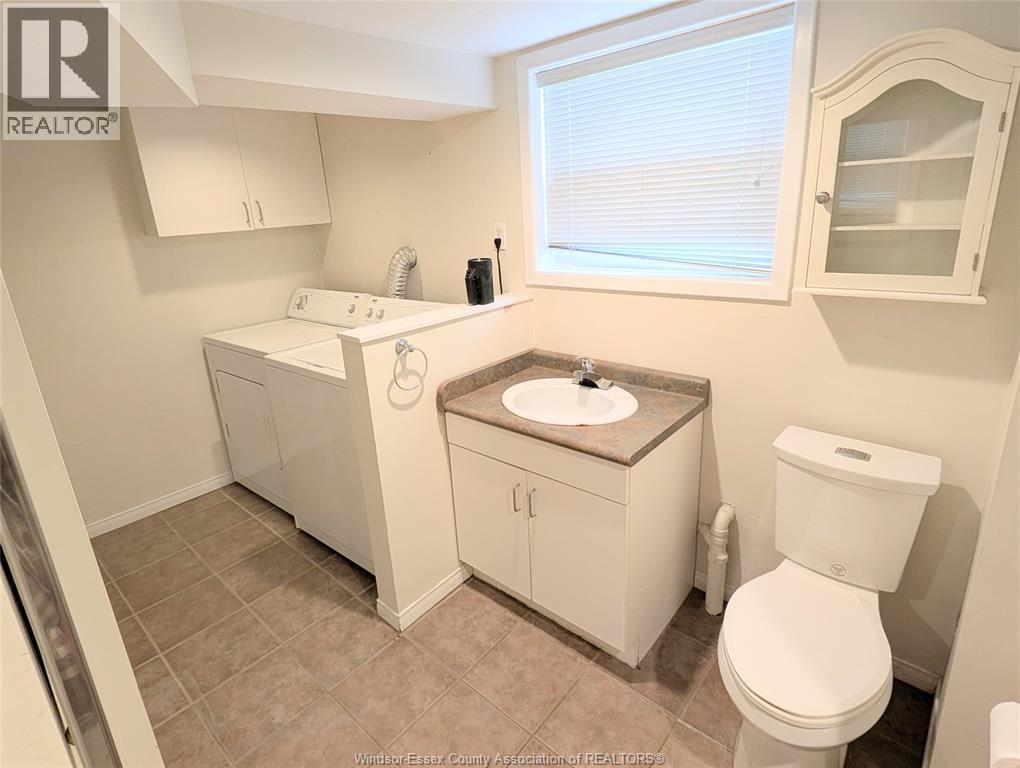 3495 Dougall, Windsor, ON - Indoor Photo Showing Laundry Room