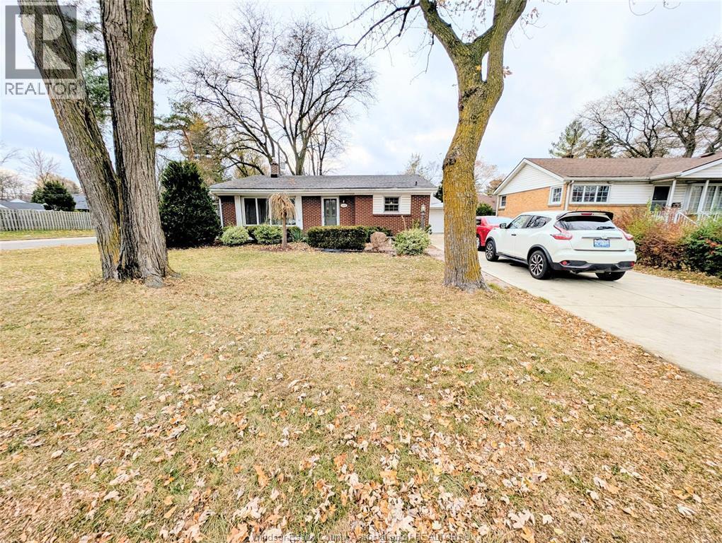 3495 Dougall, Windsor, ON - Outdoor With Facade