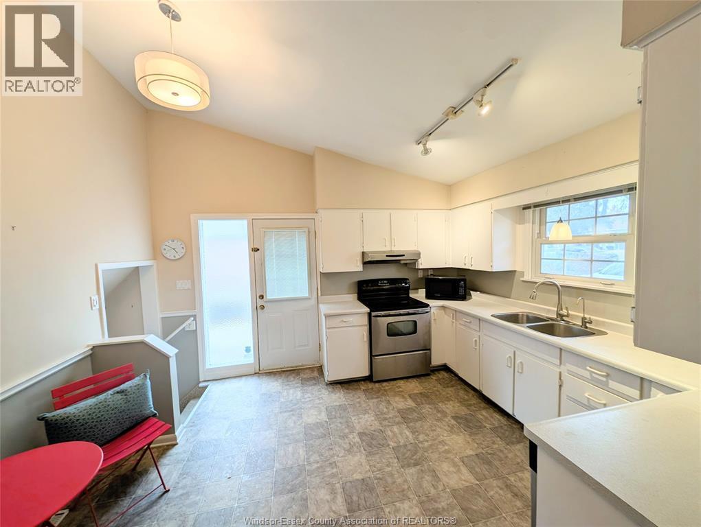 3495 Dougall, Windsor, ON - Indoor Photo Showing Kitchen With Double Sink