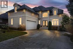 1215 LYONS Lasalle, ON N9J 3Y6