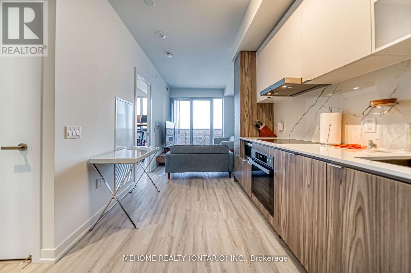 6806 - 55 Cooper Street, Toronto, ON - Indoor Photo Showing Kitchen