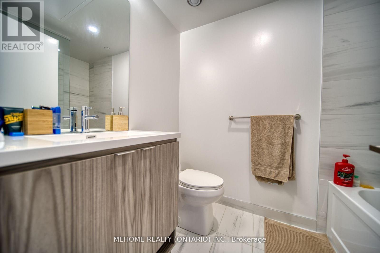 6806 - 55 Cooper Street, Toronto, ON - Indoor Photo Showing Bathroom