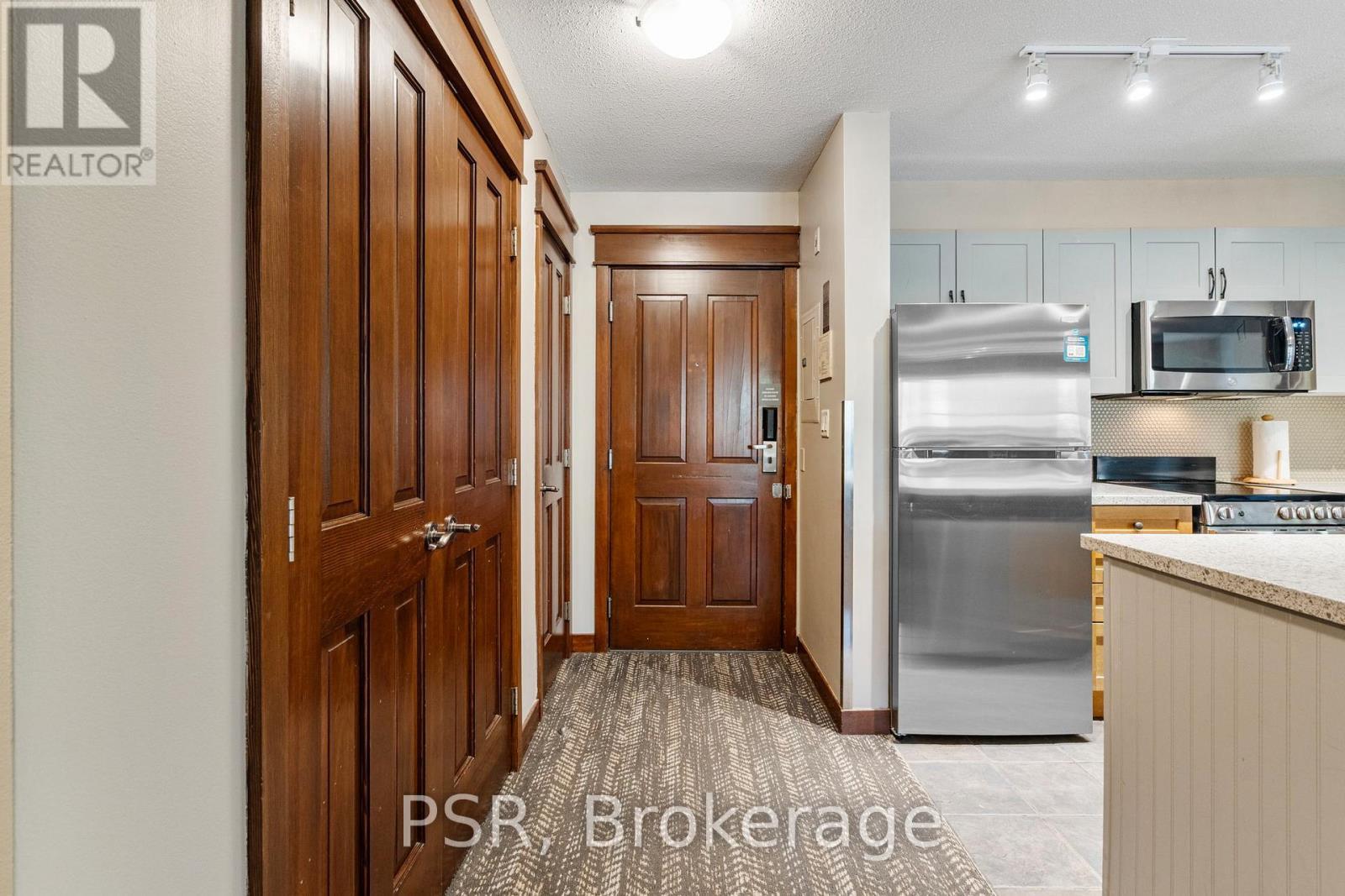 209 - 152 Jozo Weider Boulevard, Blue Mountains, ON - Indoor Photo Showing Kitchen