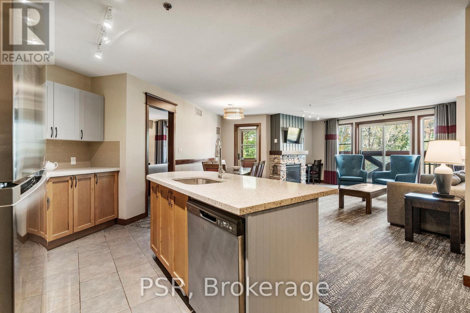 209 - 152 Jozo Weider Boulevard, Blue Mountains, ON - Indoor Photo Showing Kitchen