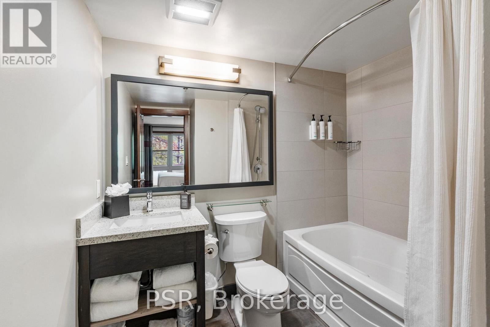 209 - 152 Jozo Weider Boulevard, Blue Mountains, ON - Indoor Photo Showing Bathroom
