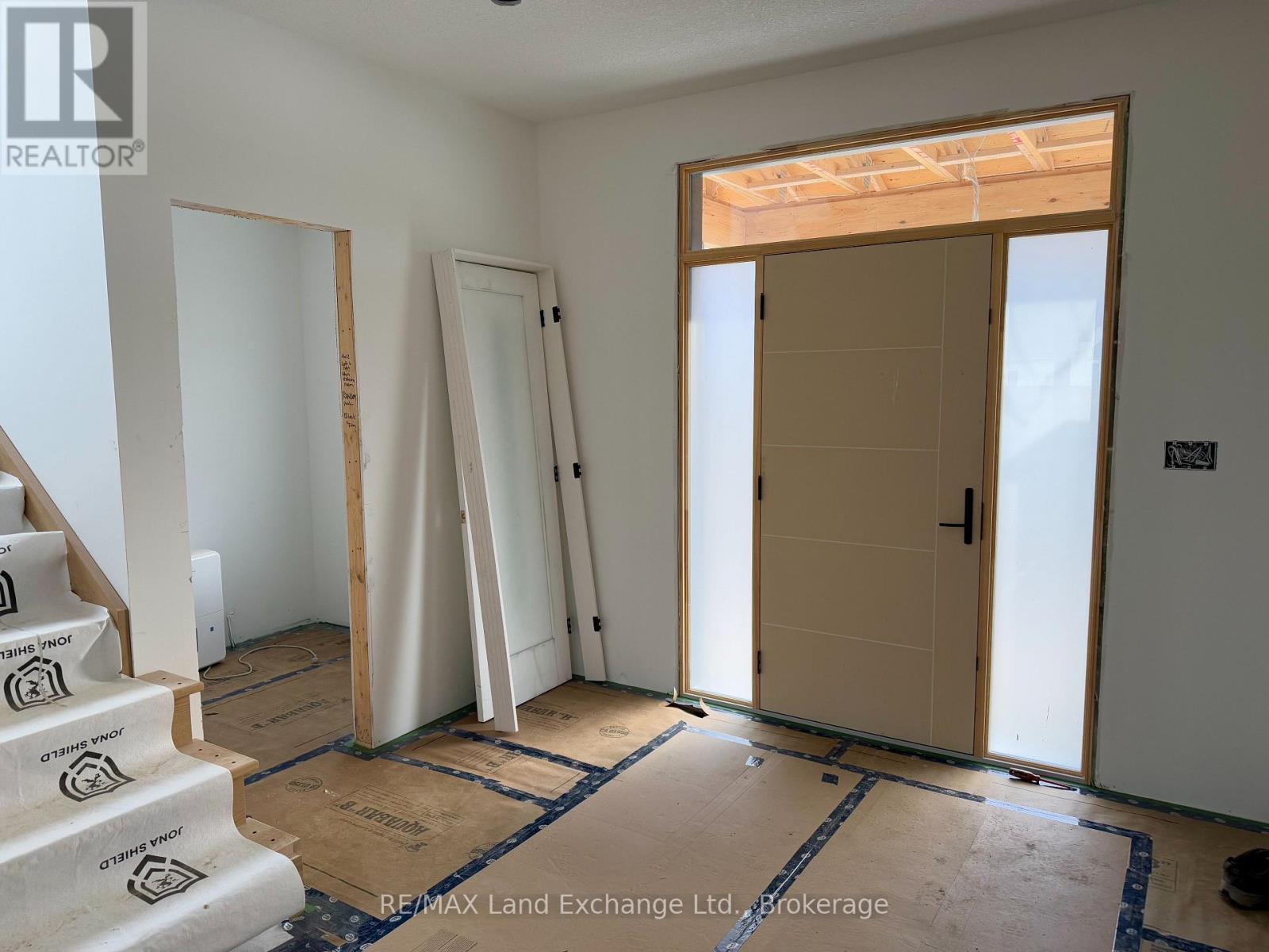 962 Bogdanovic Way, Huron-Kinloss, ON - Indoor Photo Showing Other Room