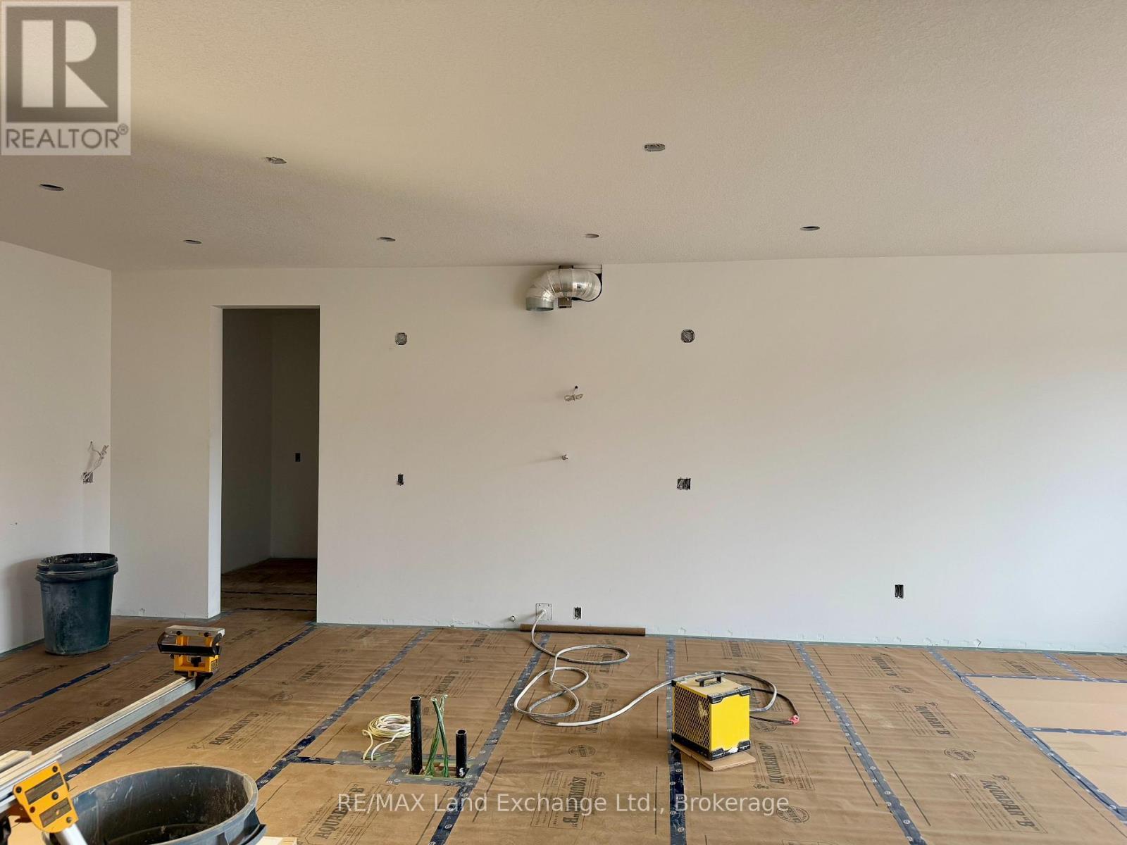 962 Bogdanovic Way, Huron-Kinloss, ON - Indoor Photo Showing Other Room