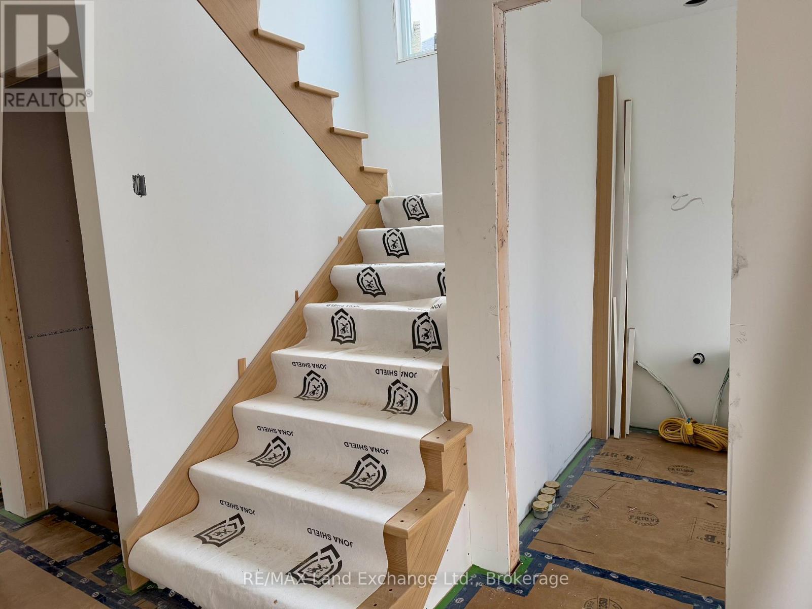 962 Bogdanovic Way, Huron-Kinloss, ON - Indoor Photo Showing Other Room