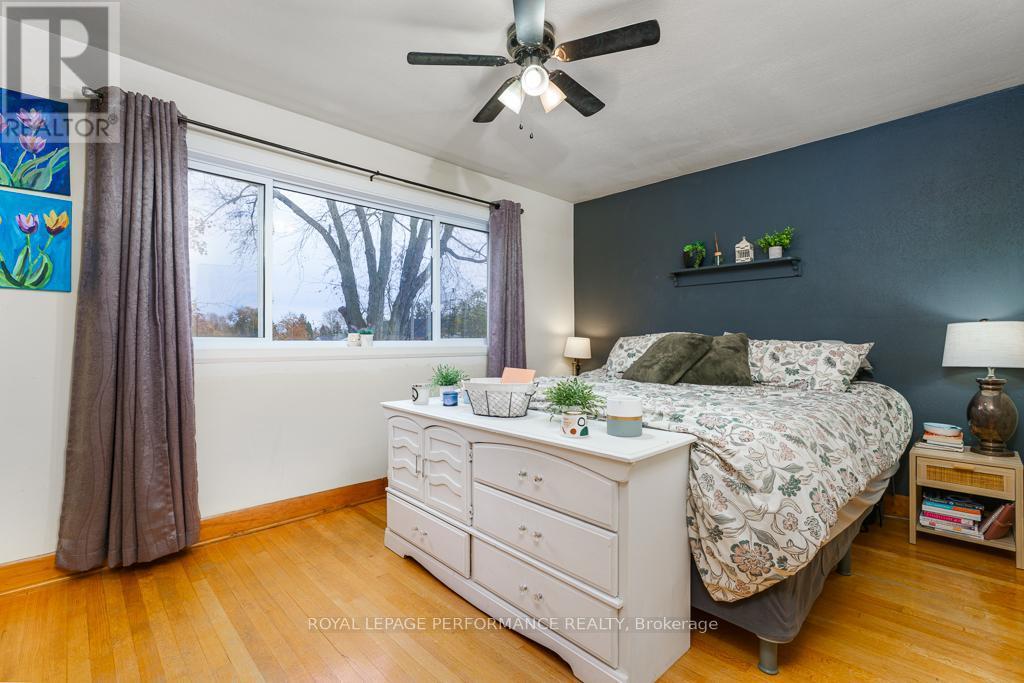1402 Boyd Street, Cornwall, ON - Indoor Photo Showing Bedroom