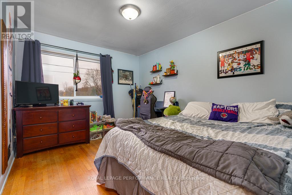 1402 Boyd Street, Cornwall, ON - Indoor Photo Showing Bedroom
