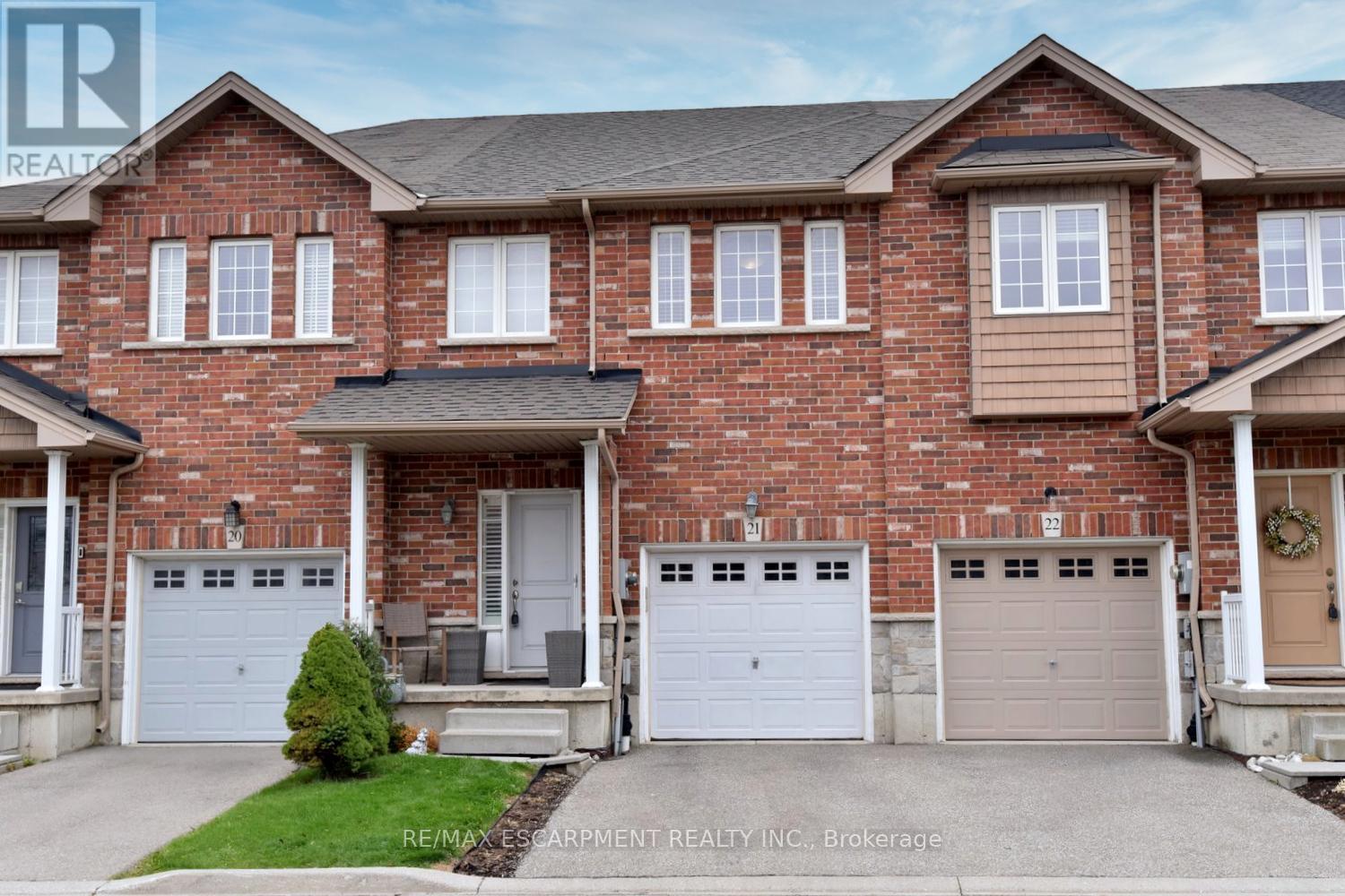21 - 45 Seabreeze Crescent, Hamilton, ON - Outdoor With Facade