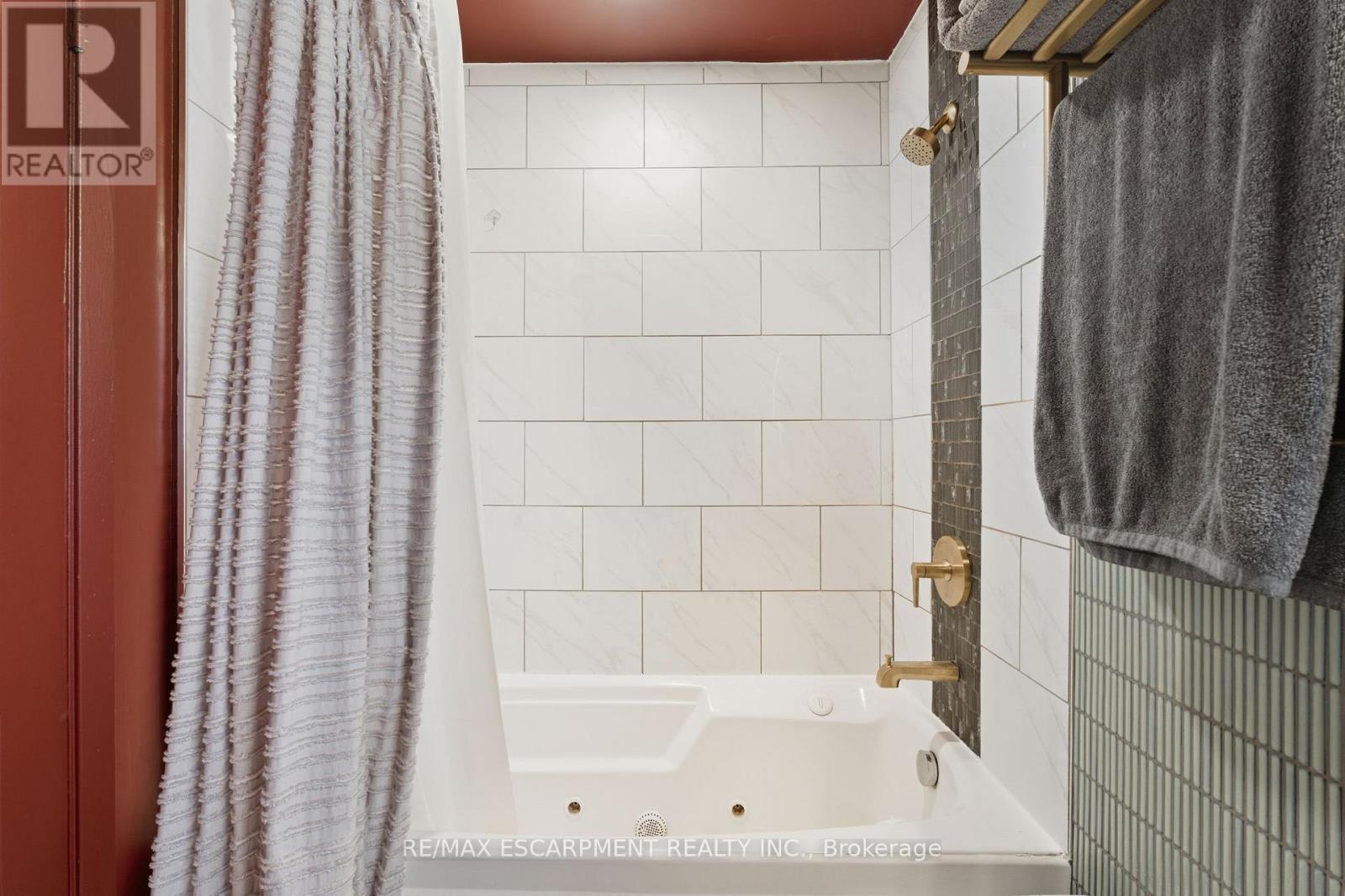 1006 - 36 James Street S, Hamilton, ON - Indoor Photo Showing Bathroom