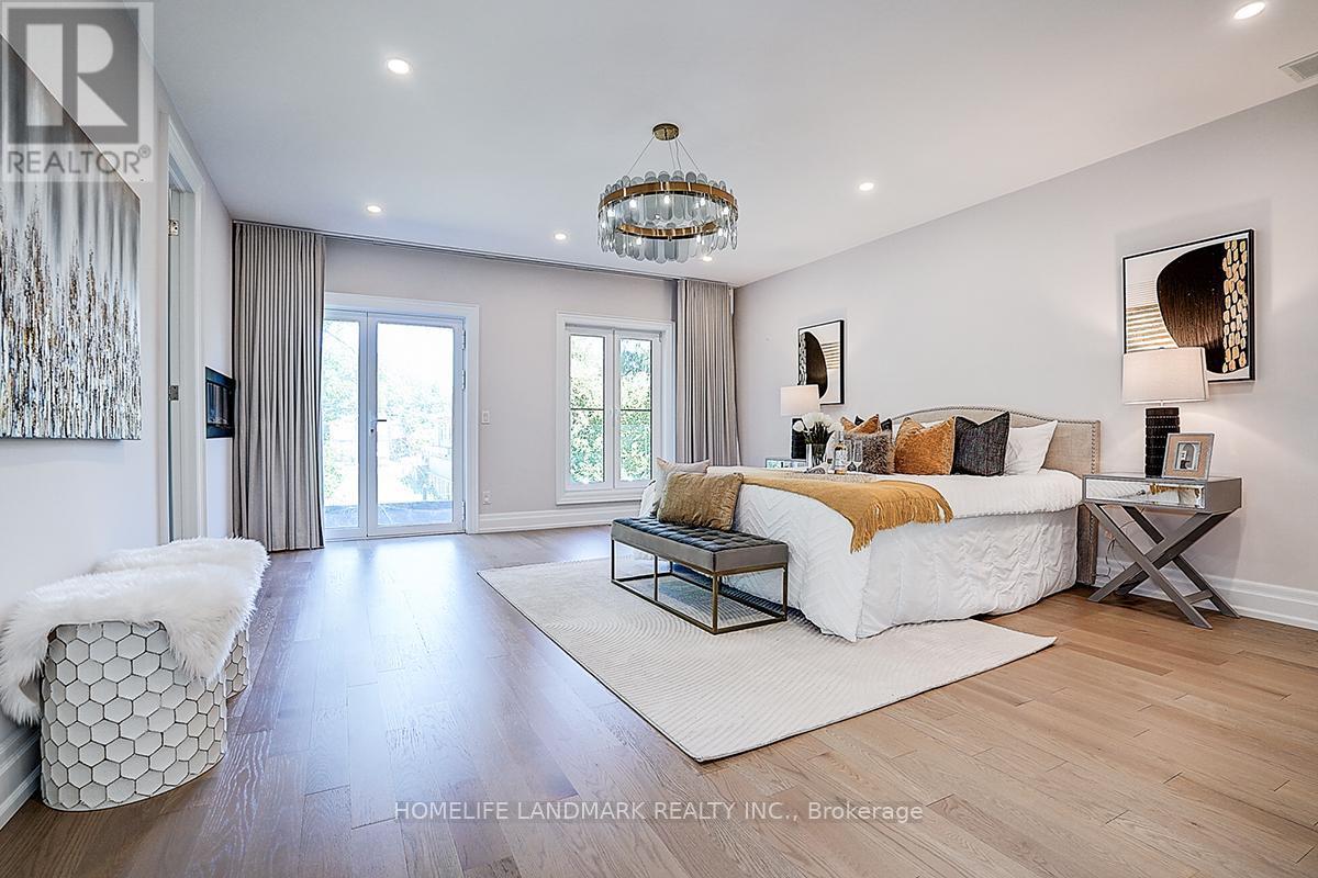 937 Goodwin Road, Mississauga, ON - Indoor Photo Showing Living Room