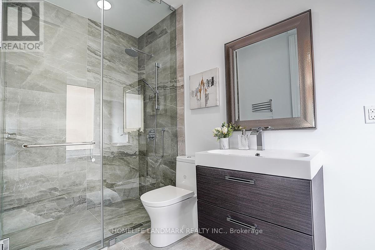 937 Goodwin Road, Mississauga, ON - Indoor Photo Showing Bathroom