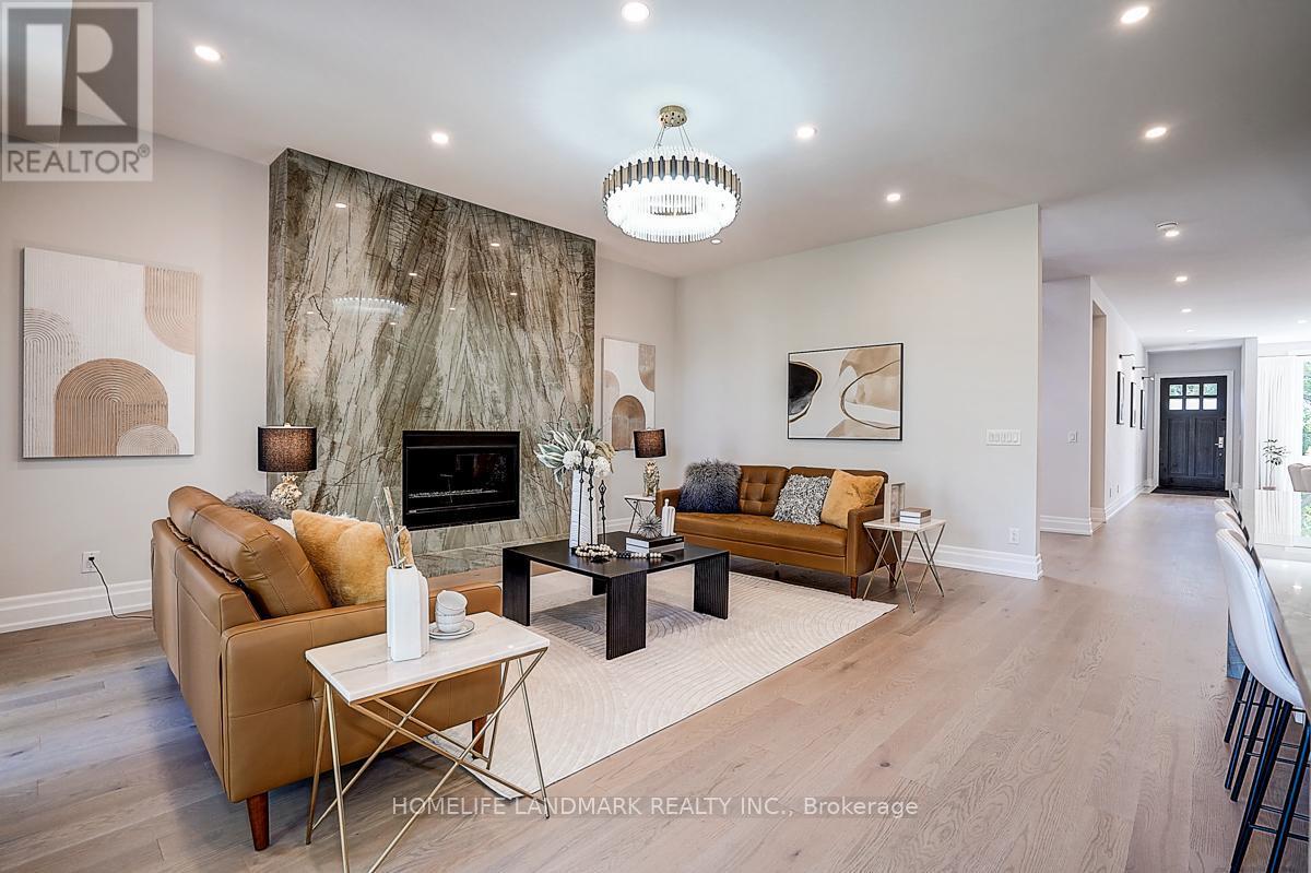 937 Goodwin Road, Mississauga, ON - Indoor Photo Showing Living Room With Fireplace
