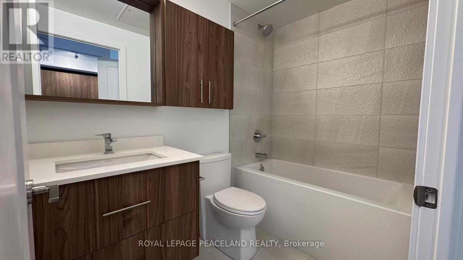 A303 - 9781 Markham Road, Markham, ON - Indoor Photo Showing Bathroom