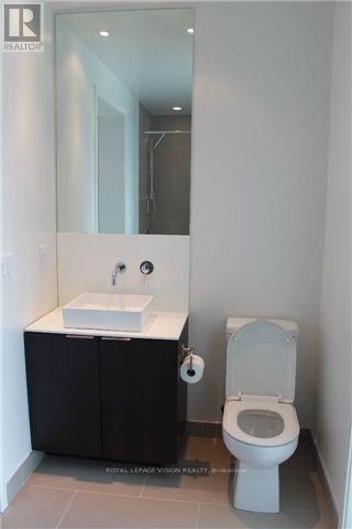 Washroom - 2401 - 159 Dundas Street E, Toronto, ON - Indoor Photo Showing Bathroom