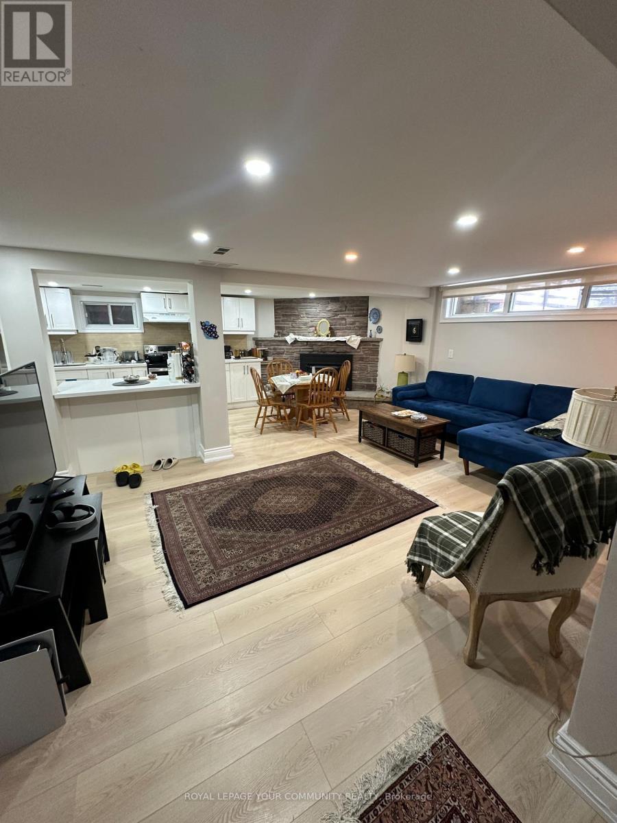 100 Richardson Dr Drive, Aurora, ON - Indoor