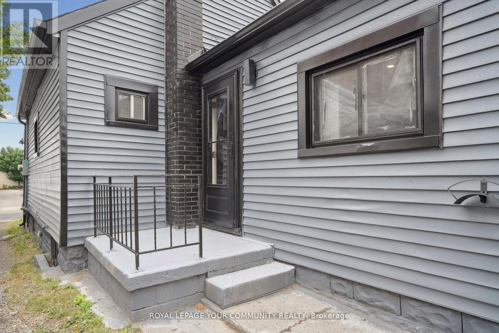 8 Merchison Avenue, Hamilton, ON - Outdoor With Exterior