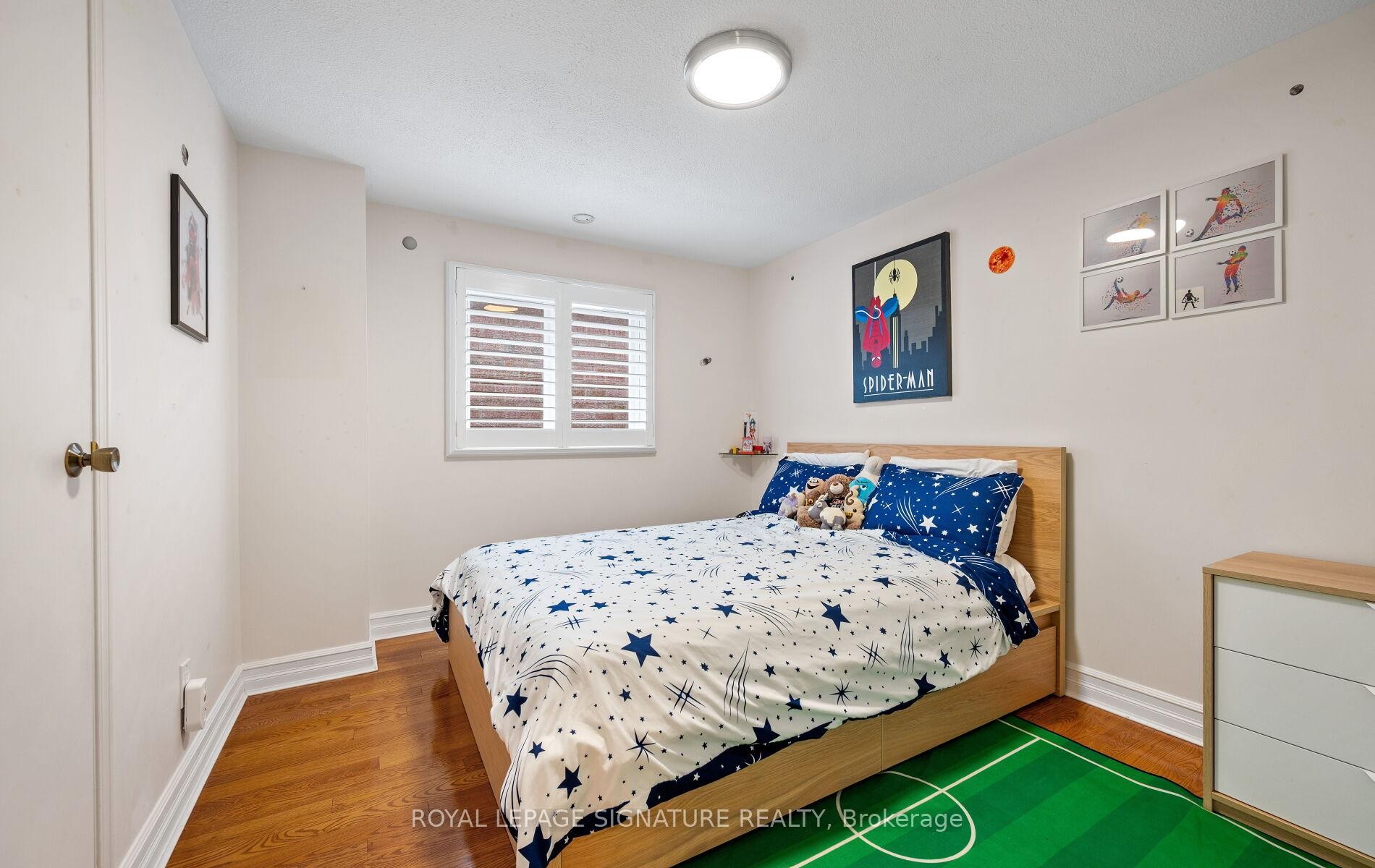 3509 Woodhurst Crescent, Mississauga, ON - Indoor Photo Showing Bedroom