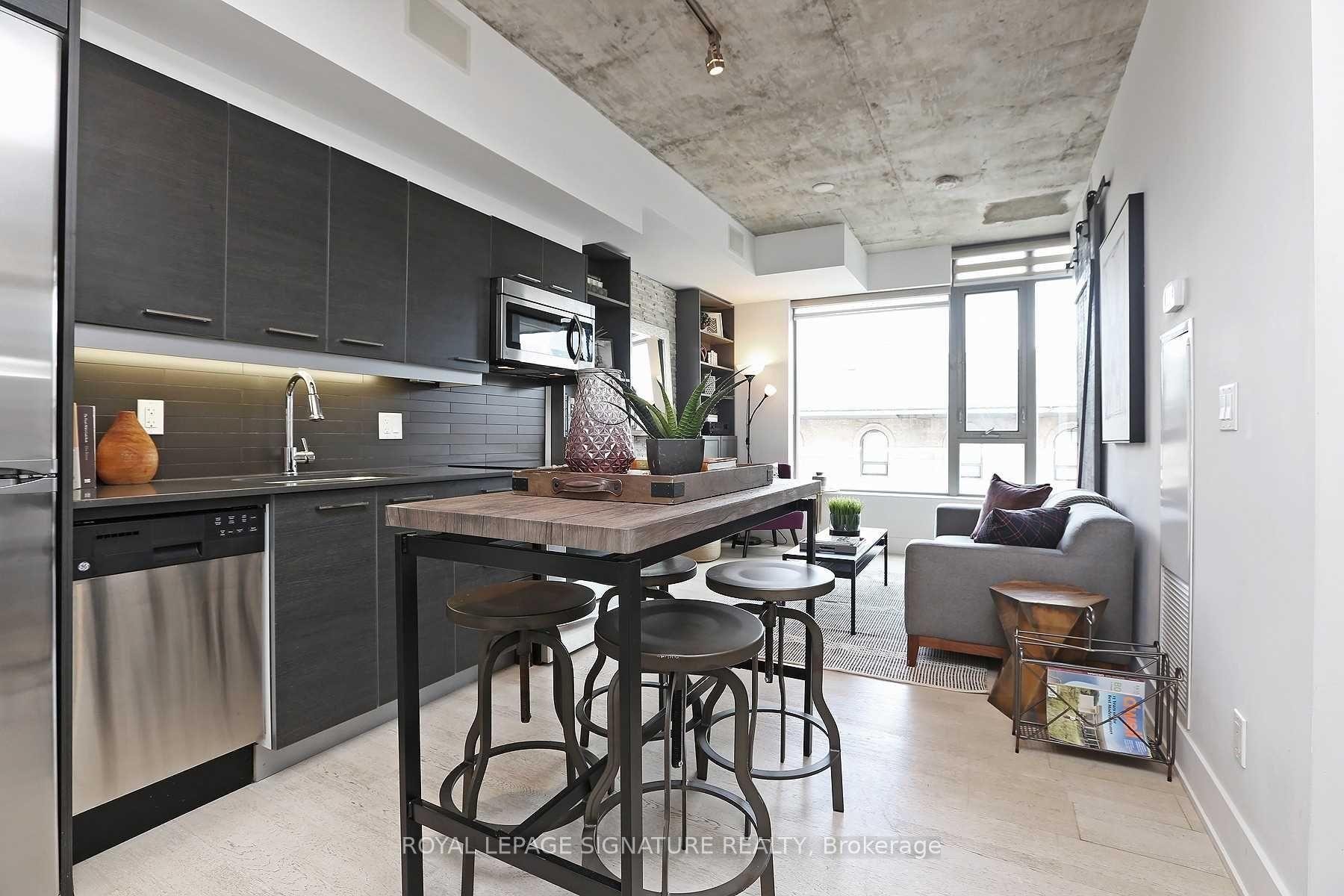 312-630 Queen Street E, Toronto, ON - Indoor Photo Showing Kitchen With Upgraded Kitchen