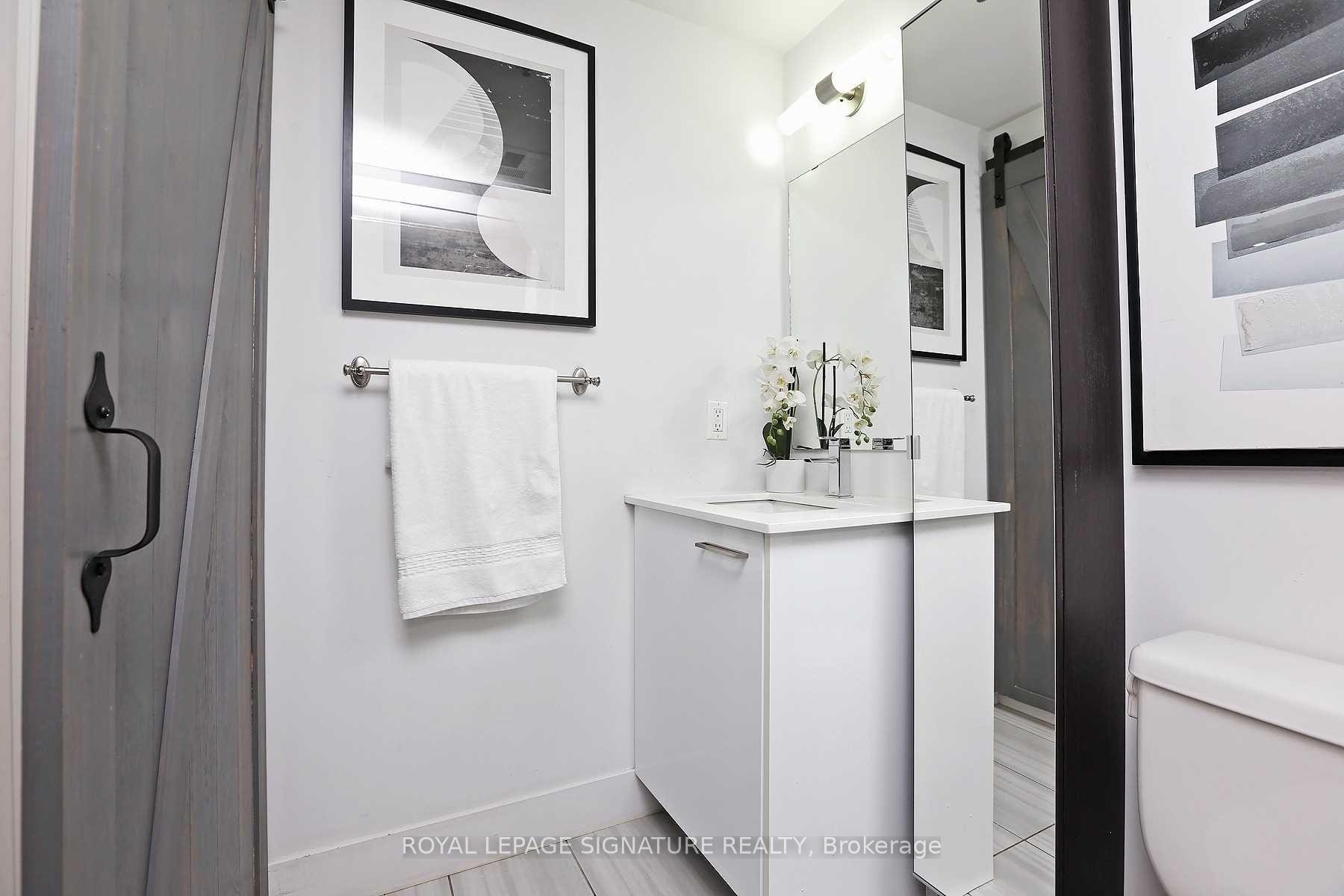 312-630 Queen Street E, Toronto, ON - Indoor