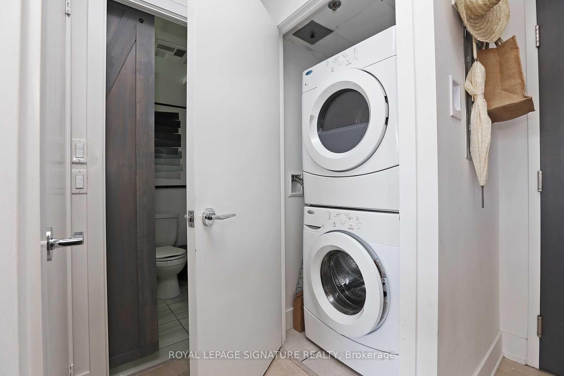 312-630 Queen Street E, Toronto, ON - Indoor Photo Showing Laundry Room