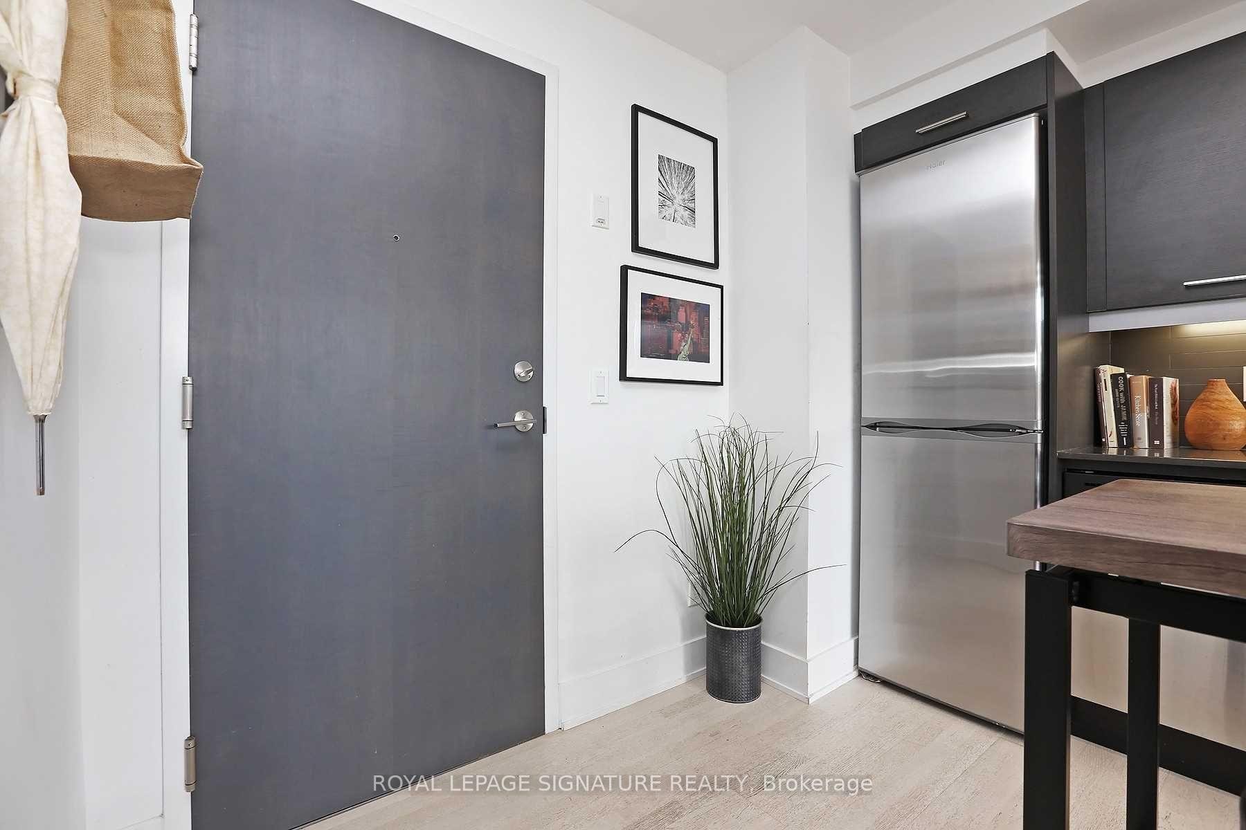 312-630 Queen Street E, Toronto, ON - Indoor Photo Showing Other Room