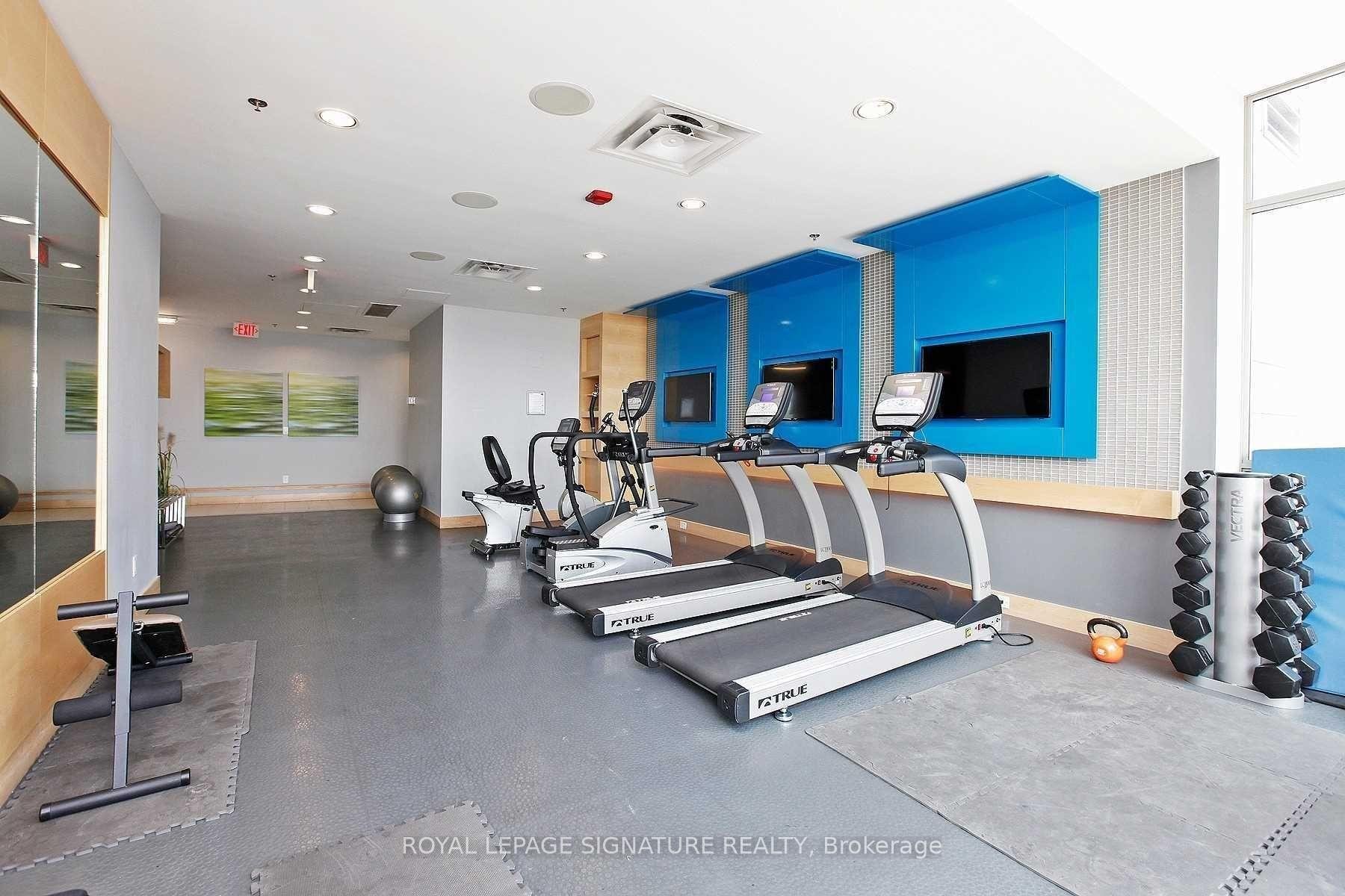 312-630 Queen Street E, Toronto, ON - Indoor Photo Showing Gym Room