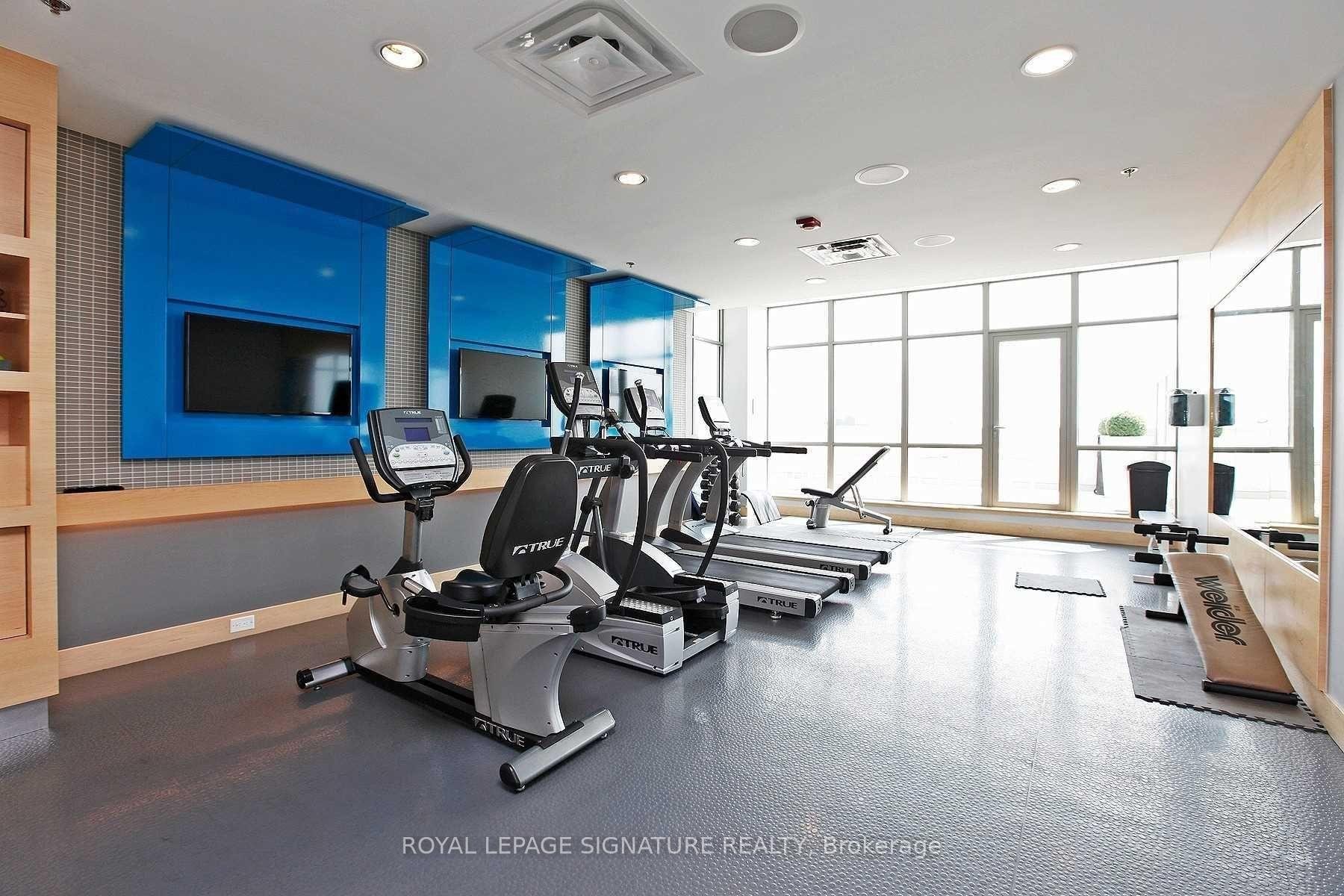 312-630 Queen Street E, Toronto, ON - Indoor Photo Showing Gym Room