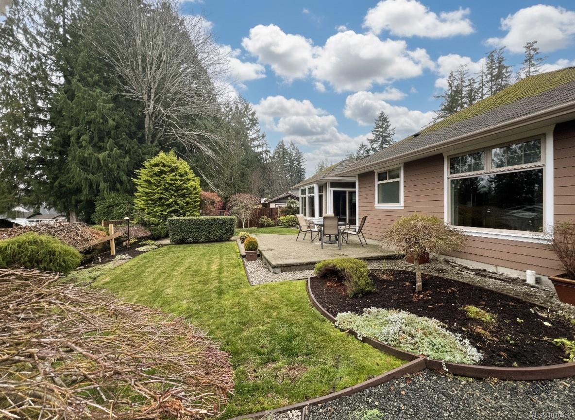 345 Dorset Rd, Qualicum Beach, BC